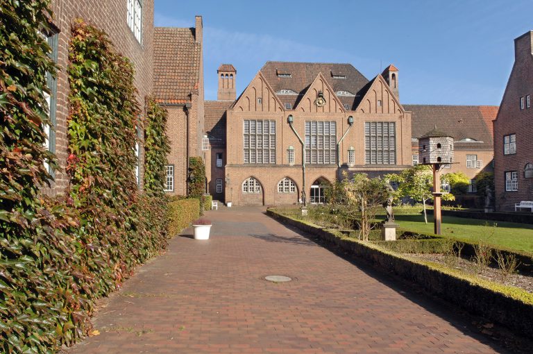 Innenhof und historisches Haupthaus der Egestorff Stiftung