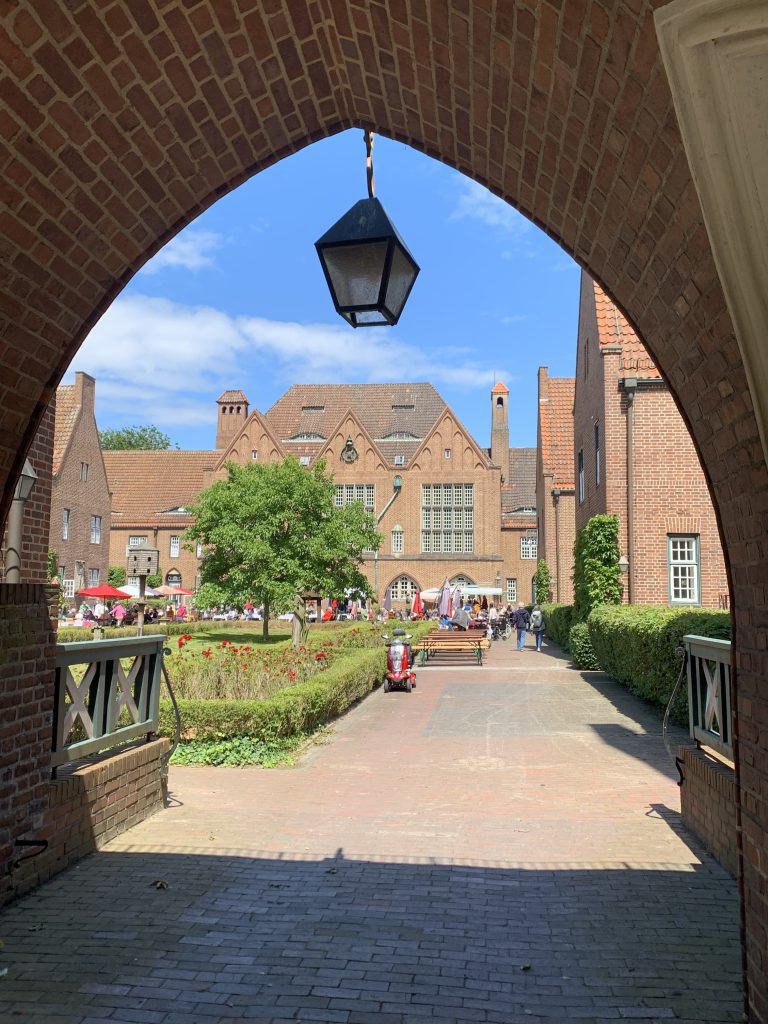 Blick in den Innenhof der Egestorff Stiftung